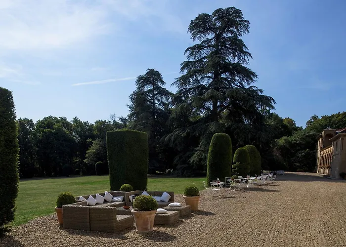 Chateau De Saint Trys *