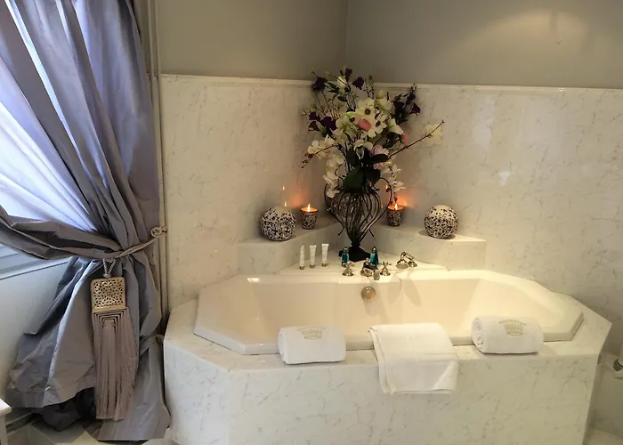 Bed & Breakfast Chateau De Saint Trys *