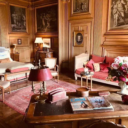 Chateau De Saint Trys *